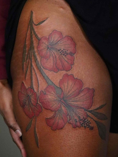 46 Flower Tattoo Ideas, From Micro Blossoms to Dramatic Bouquets